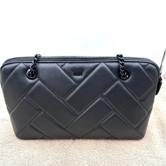 DKNY Bryant Park Quilted Sachet Crossbody BagLeather Chain Strap MSRP $198